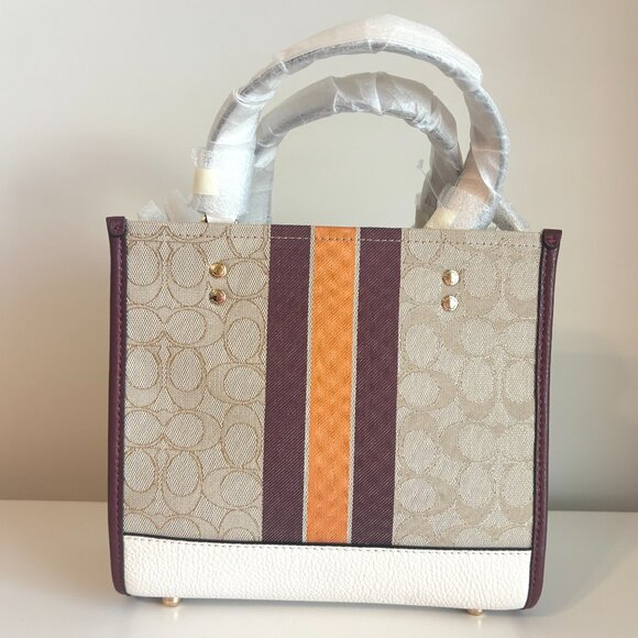 NEW Coach Dempsey Tote 22 In Signature Jacquard With Stripe & Coach Patch - Picture 3 of 9